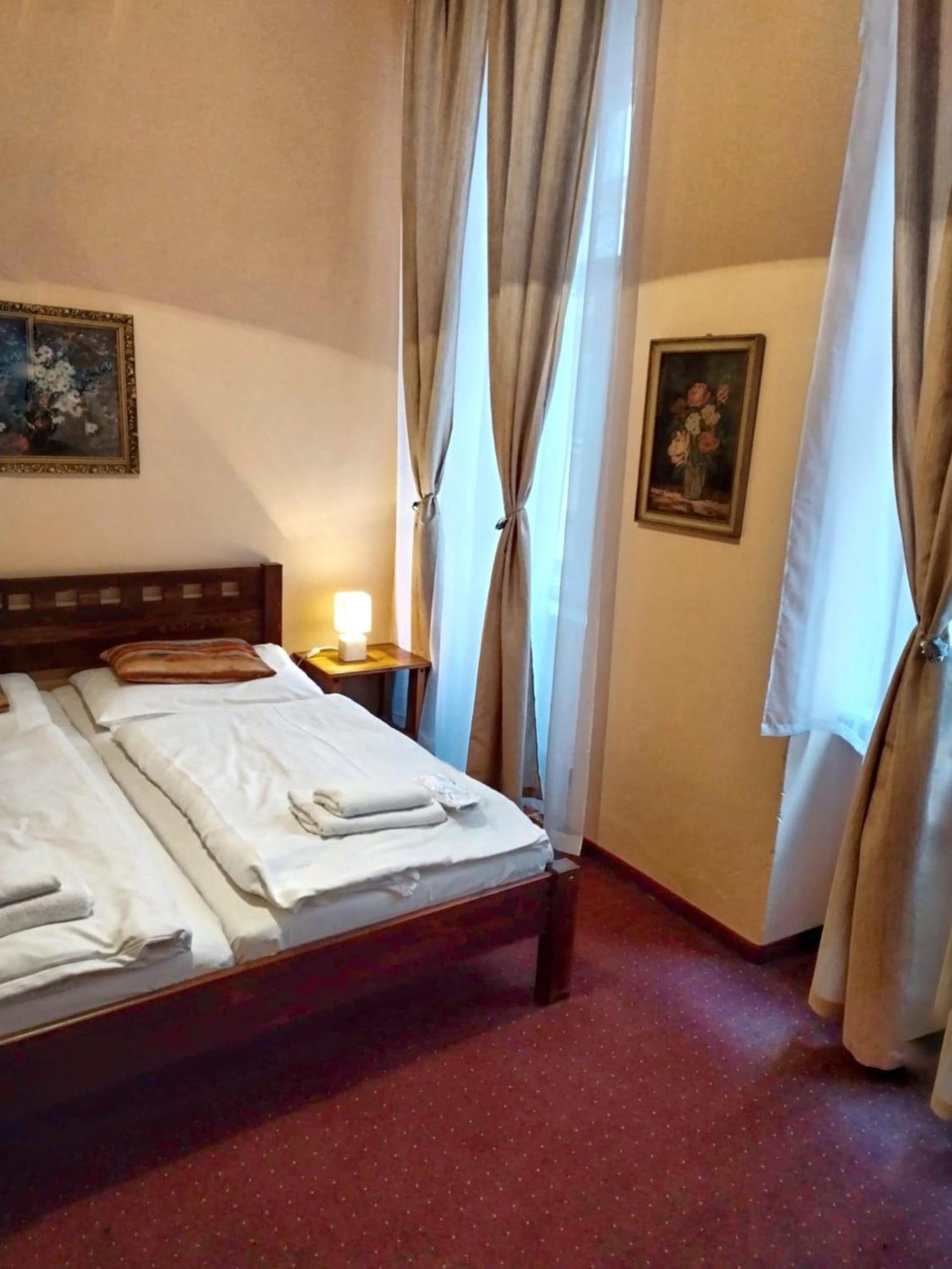 Delux Kolonada Daire Karlovy Vary Dış mekan fotoğraf
