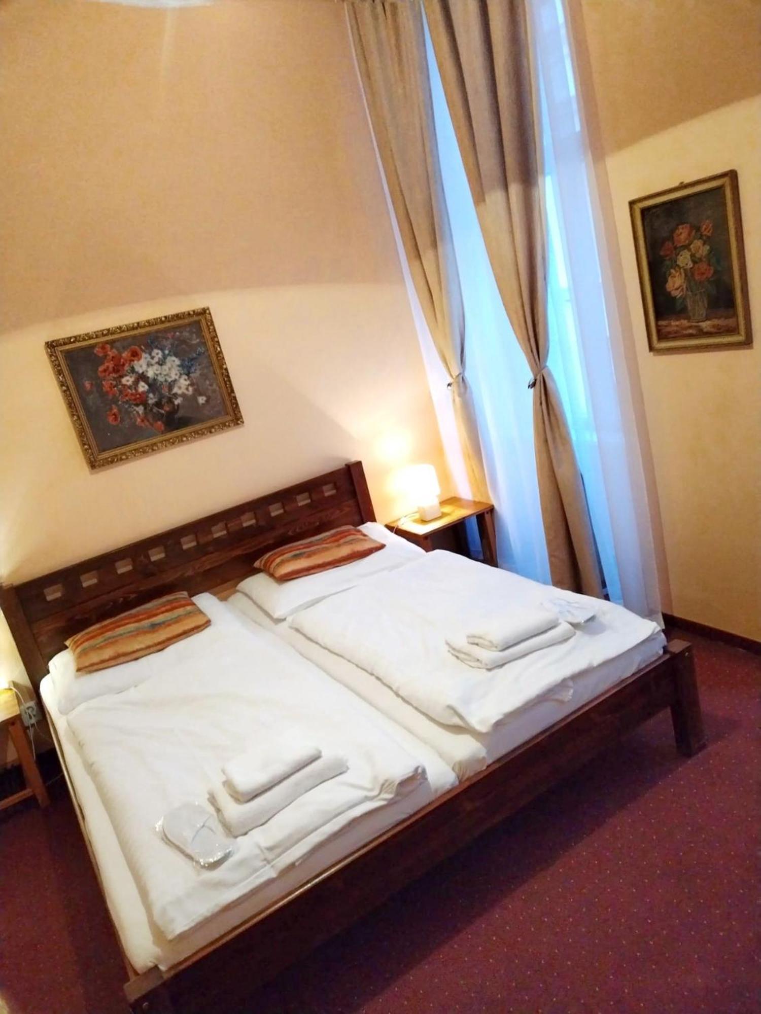 Delux Kolonada Daire Karlovy Vary Dış mekan fotoğraf